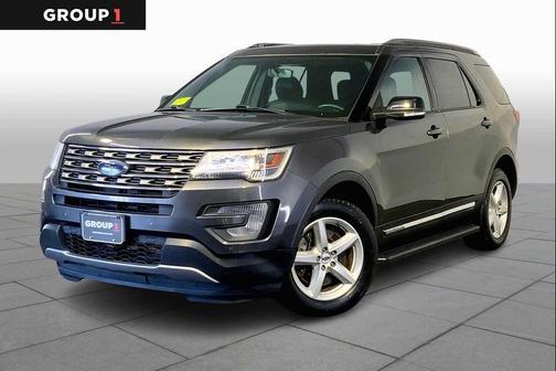 MAGNETIC METALLIC 2017 Ford Explorer XLT
