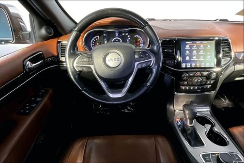 Diamond Black Crystal Pearlcoat 2021 Jeep Grand Cherokee Overland