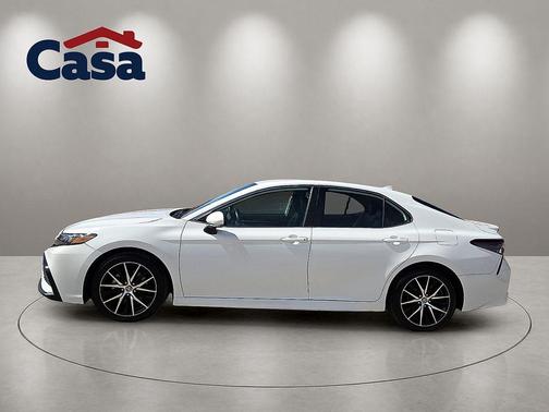 Ice Cap 2024 Toyota Camry SE