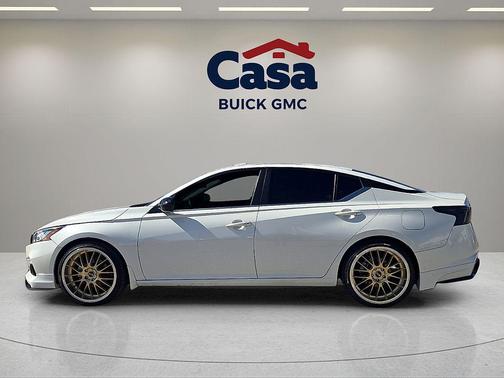 2022 Nissan Altima SR FWD