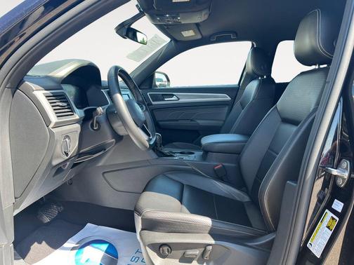 2022 Volkswagen Atlas Cross Sport 2.0T SE