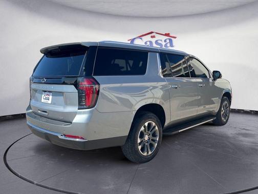 2025 Chevrolet Suburban LT