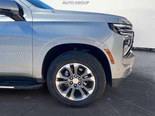 2025 Chevrolet Suburban LT