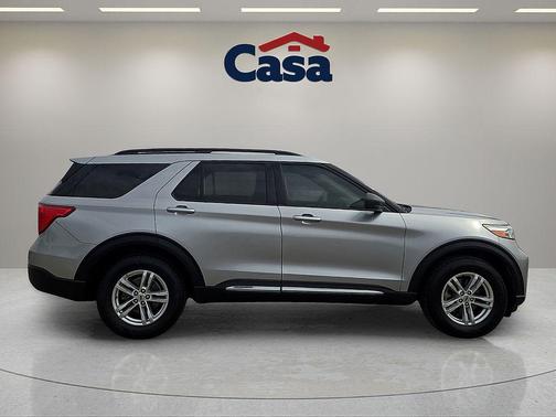 ICONIC SILVER METALLIC 2020 Ford Explorer XLT