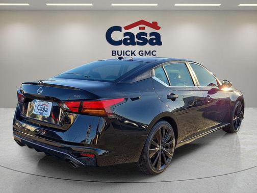 2022 Nissan Altima SR FWD