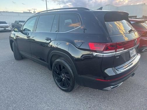 2024 Volkswagen Atlas 2.0T SE w/Technology 4MOTION