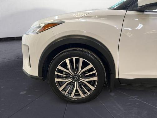 2022 Nissan Kicks SV