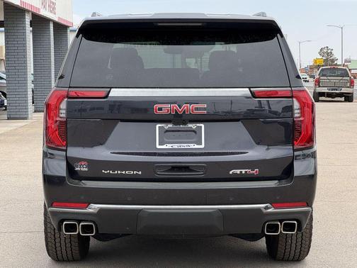 2025 GMC Yukon XL 4WD AT4