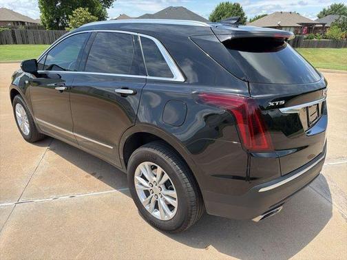 Stellar Black Metallic 2024 Cadillac XT5 Luxury