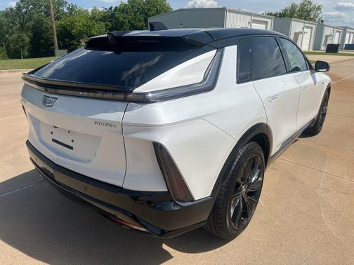 Crystal White Tri-Coat 2025 Cadillac LYRIQ Sport