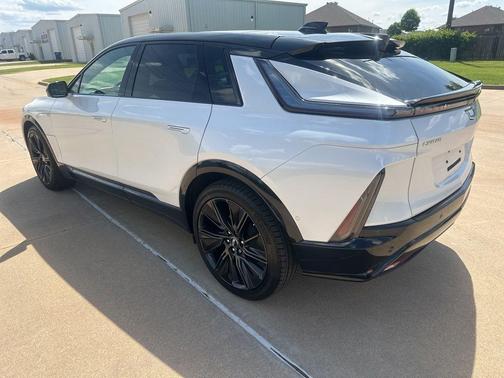 Crystal White Tri-Coat 2025 Cadillac LYRIQ Sport