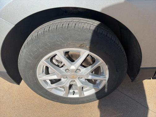Sterling Gray Metallic 2024 Chevrolet Equinox LT