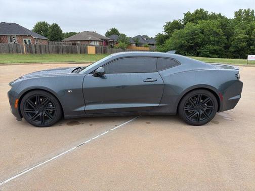 Shadow Gray Metallic 2020 Chevrolet Camaro 1LT