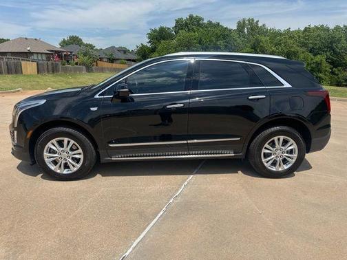 Stellar Black Metallic 2024 Cadillac XT5 Luxury