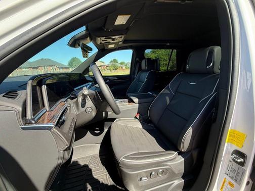 Crystal White Tri-Coat 2024 Cadillac Escalade Premium Luxury