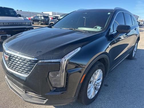 Stellar Black Metallic 2024 Cadillac XT4 Luxury