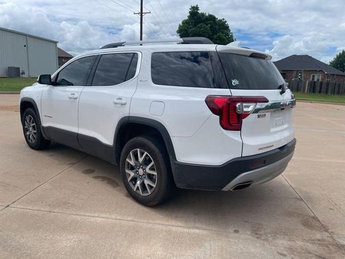 Summit White 2023 GMC Acadia SLT