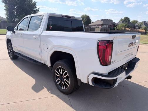 Summit White 2024 GMC Sierra 1500 AT4