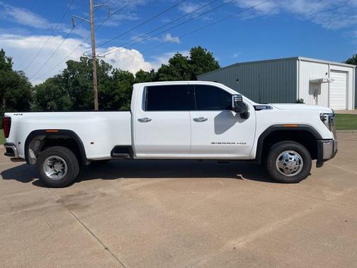 Glacier White 2026 GMC Sierra 3500 SLT