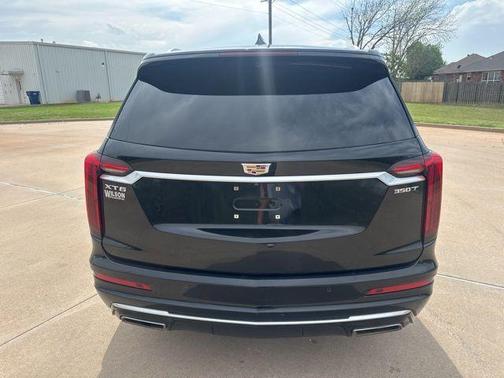Stellar Black Metallic 2023 Cadillac XT6 Luxury FWD