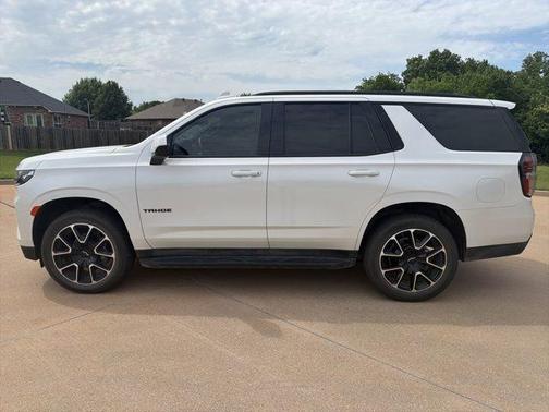Iridescent Pearl Tricoat 2023 Chevrolet Tahoe RST