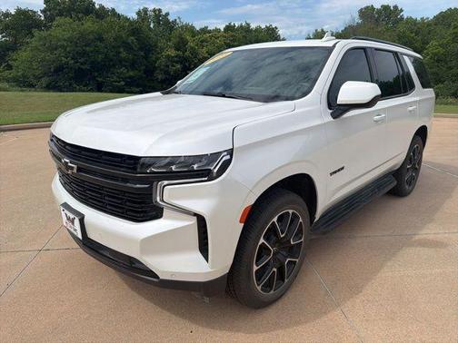 Iridescent Pearl Tricoat 2023 Chevrolet Tahoe RST