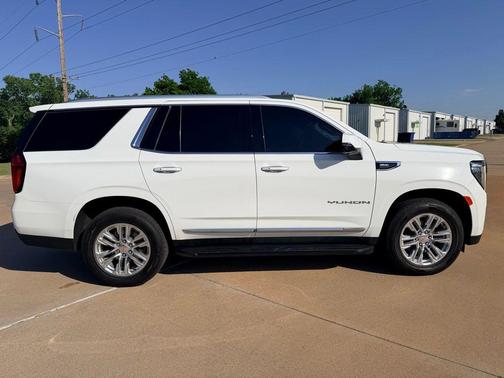 Summit White 2023 GMC Yukon SLT
