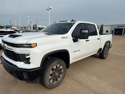 Summit White 2024 Chevrolet Silverado 2500 Custom