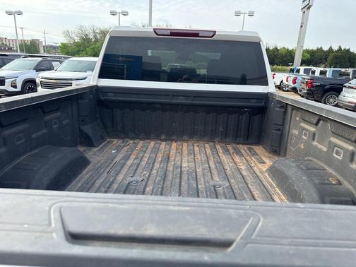 Summit White 2024 Chevrolet Silverado 2500 Custom