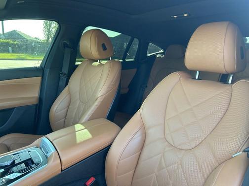 Alpine White 2024 BMW X6 xDrive40i