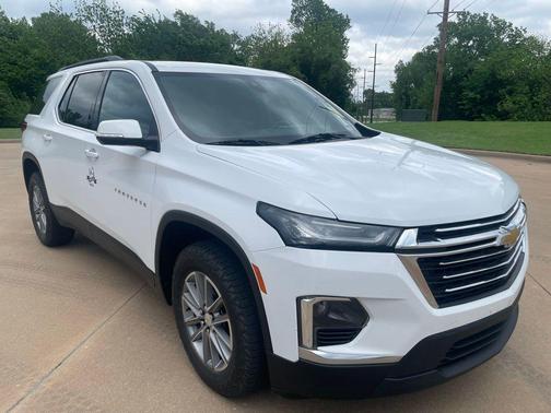 Summit White 2023 Chevrolet Traverse LT Cloth