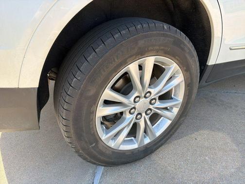 Crystal White Tri-Coat 2020 Cadillac XT5 Luxury