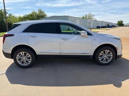 Crystal White Tri-Coat 2020 Cadillac XT5 Luxury