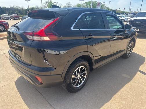 Labrador Black Pearl 2023 Mitsubishi Eclipse Cross ES