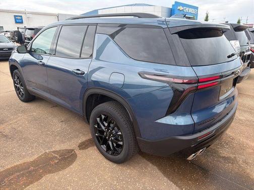 Lakeshore Blue Metallic 2025 Chevrolet Traverse LT