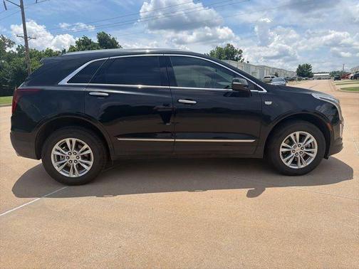 Stellar Black Metallic 2025 Cadillac XT5 Luxury