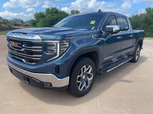 Metallic 2024 GMC Sierra 1500 SLT