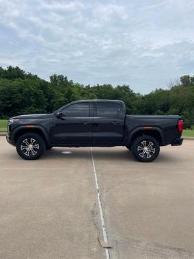 Onyx Black 2025 GMC Canyon AT4