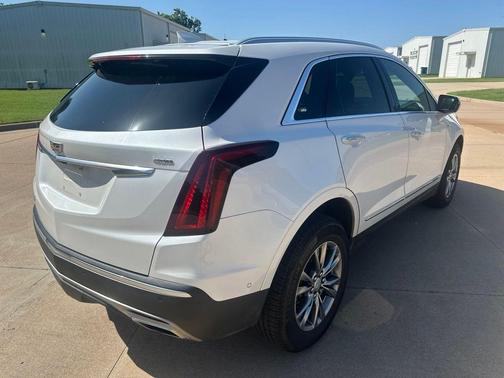 Crystal White Tri-Coat 2021 Cadillac XT5 Premium Luxury