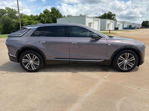 Celestial 2024 Cadillac LYRIQ Tech