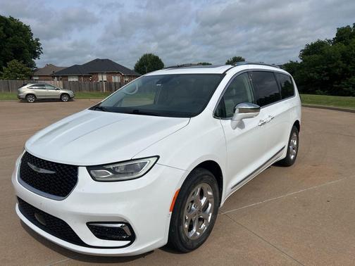 Bright White Clearcoat 2021 Chrysler Pacifica Limited