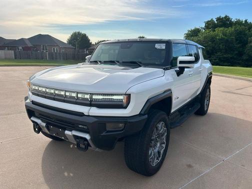 White 2025 GMC HUMMER EV SUV 3X