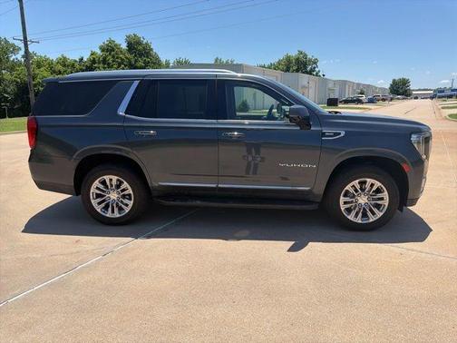 Dark Sky Metallic 2021 GMC Yukon SLT