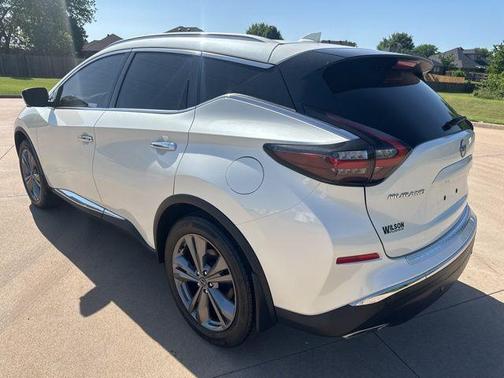 White 2024 Nissan Murano Platinum
