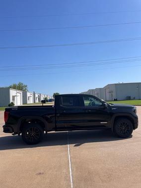 Onyx Black 2025 GMC Sierra 1500 Elevation
