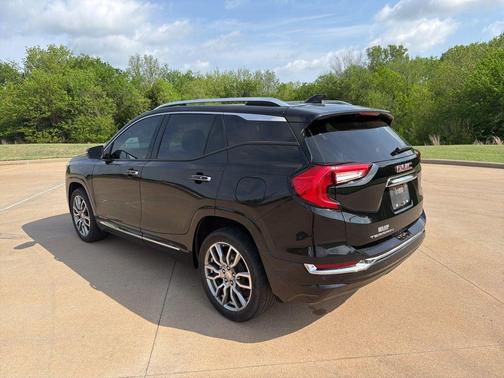 Ebony Twilight Metallic 2022 GMC Terrain Denali