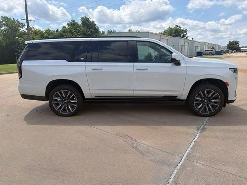 Crystal White Tri-Coat 2023 Cadillac Escalade ESV Sport