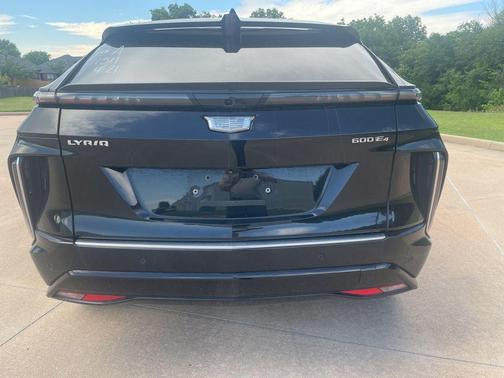 Stellar Black Metallic 2025 Cadillac LYRIQ Luxury