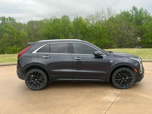 Galactic Gray Metallic 2022 Cadillac XT4 Luxury