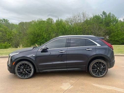 Galactic Gray Metallic 2022 Cadillac XT4 Luxury